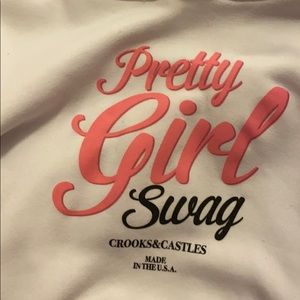 White crooks and castle sweatshirt 💗💗